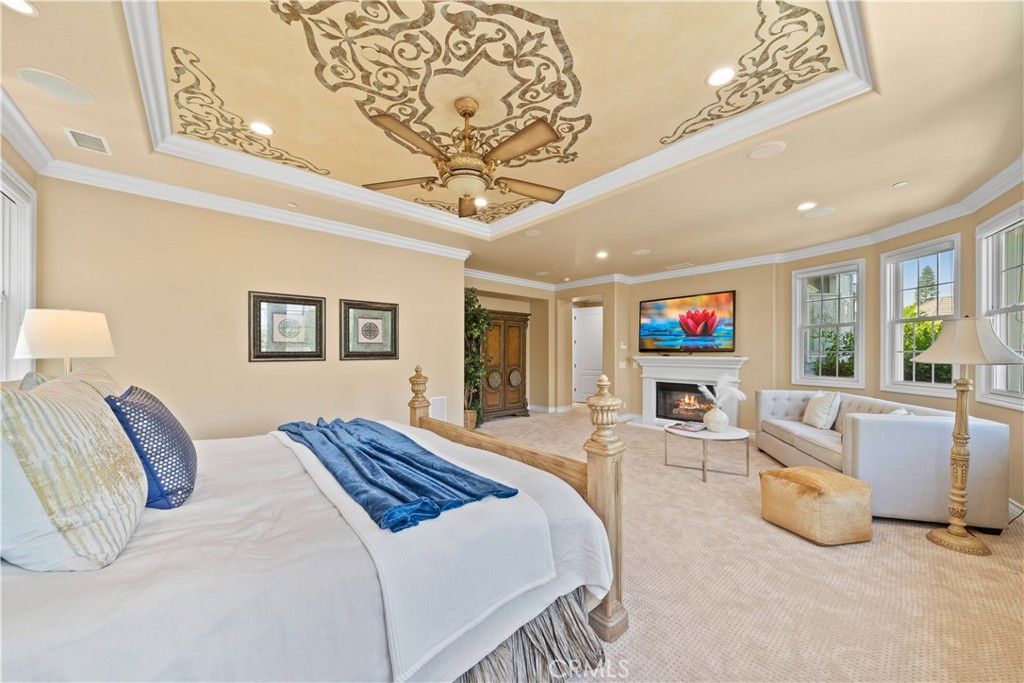 26012 Horseshoe Circle