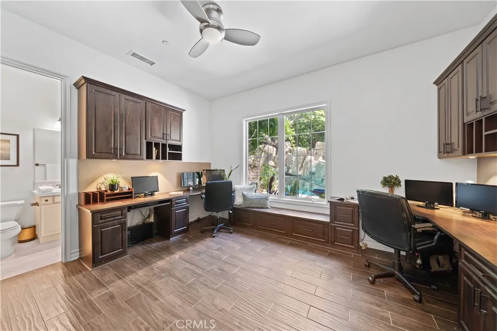 26012 Horseshoe Circle