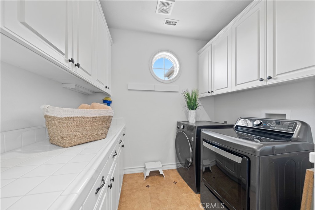 26012 Horseshoe Circle