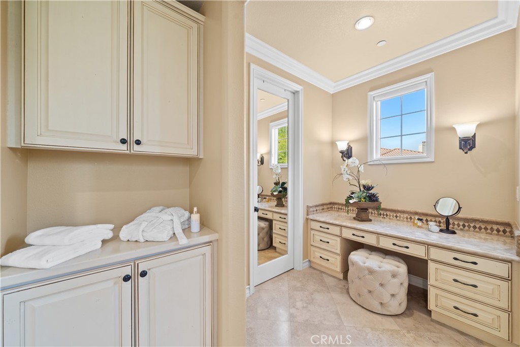 26012 Horseshoe Circle