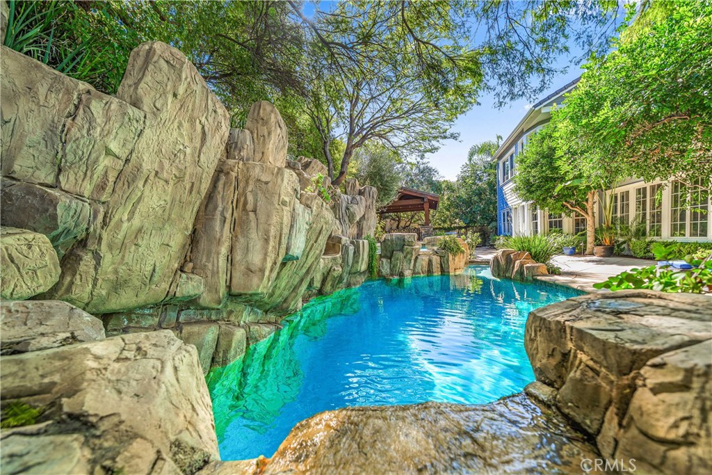 26012 Horseshoe Circle