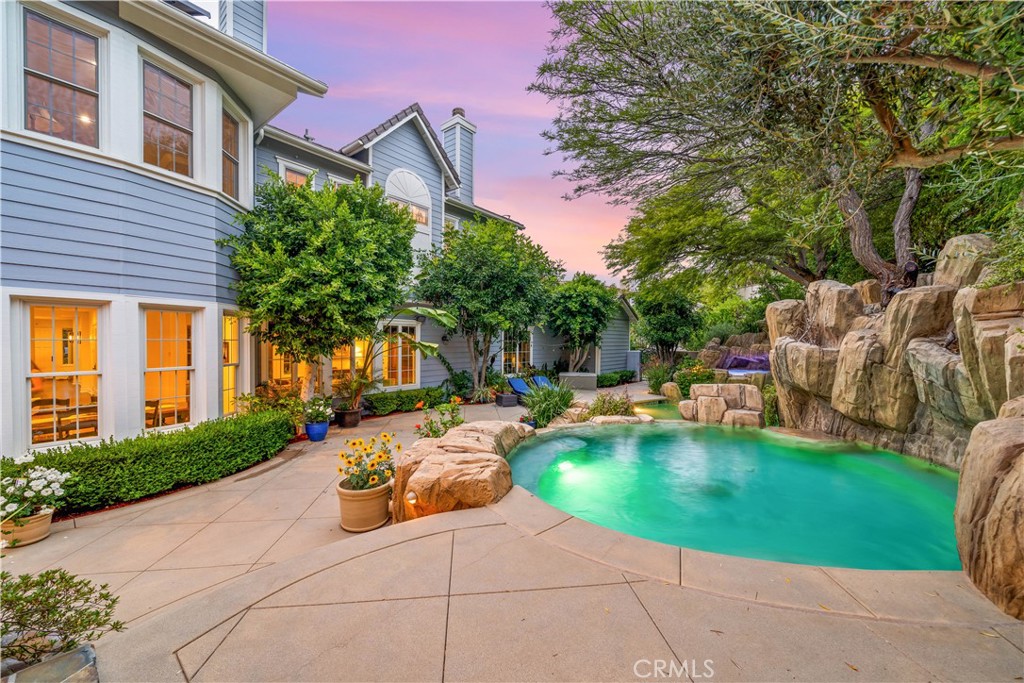 26012 Horseshoe Circle