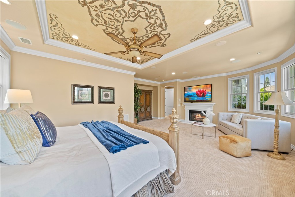 26012 Horseshoe Circle