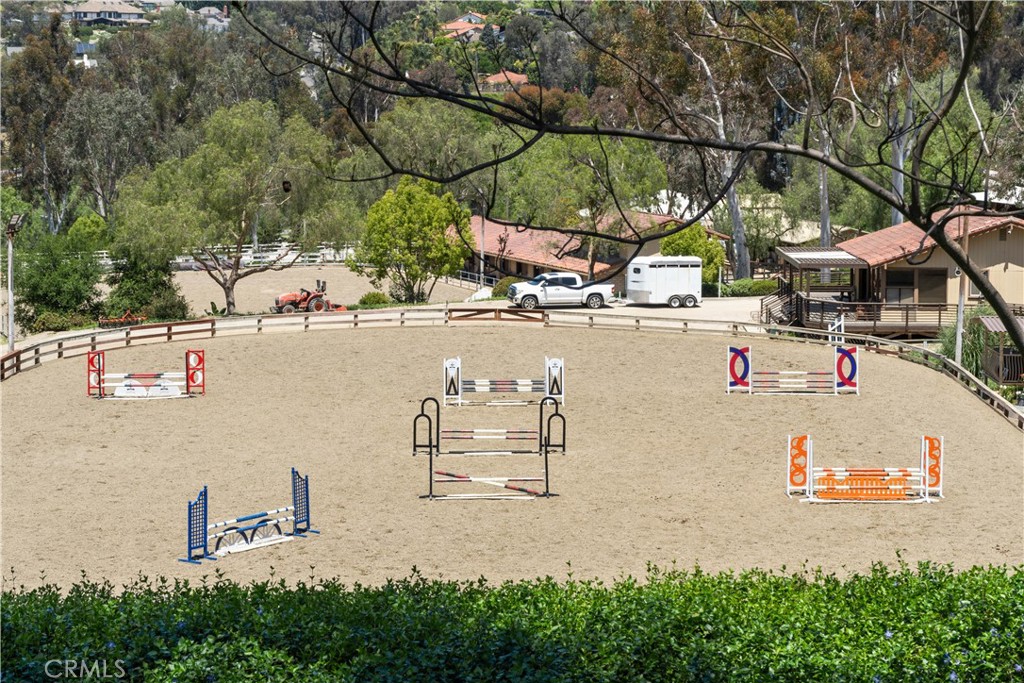 26012 Horseshoe Circle