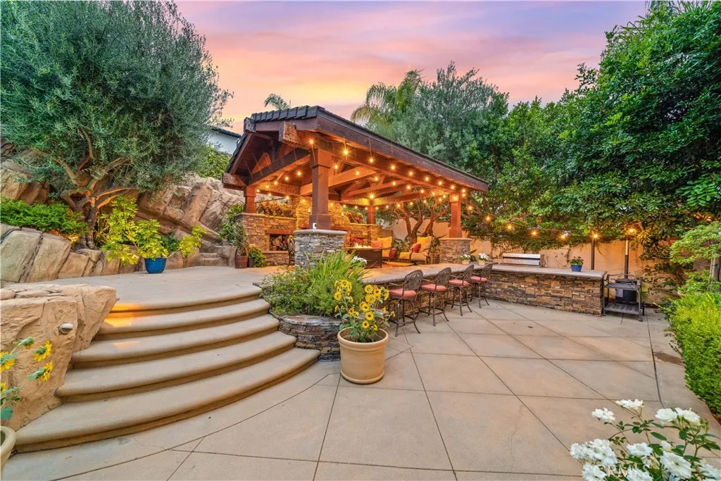 26012 Horseshoe Circle