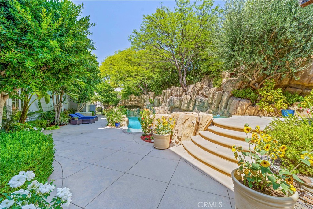 26012 Horseshoe Circle