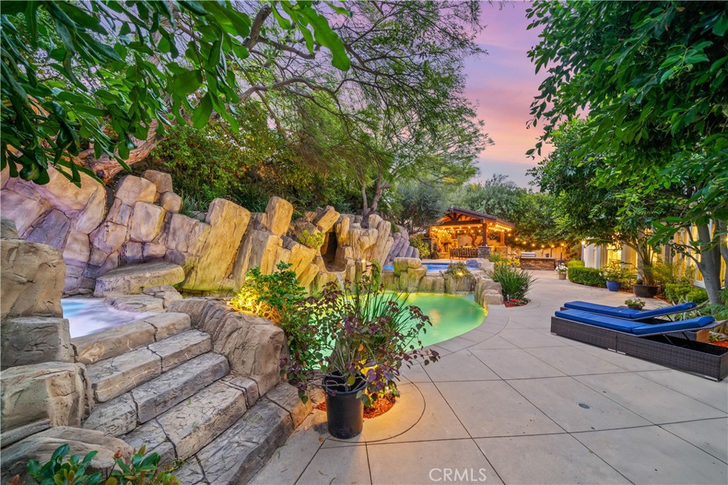 26012 Horseshoe Circle