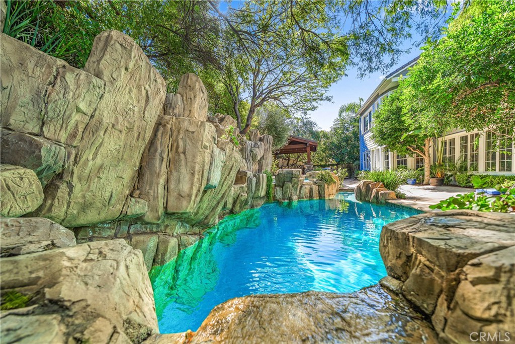 26012 Horseshoe Circle