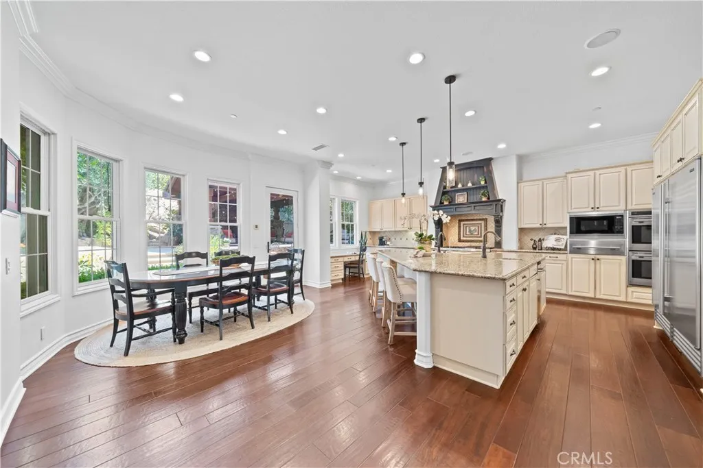 26012 Horseshoe Circle