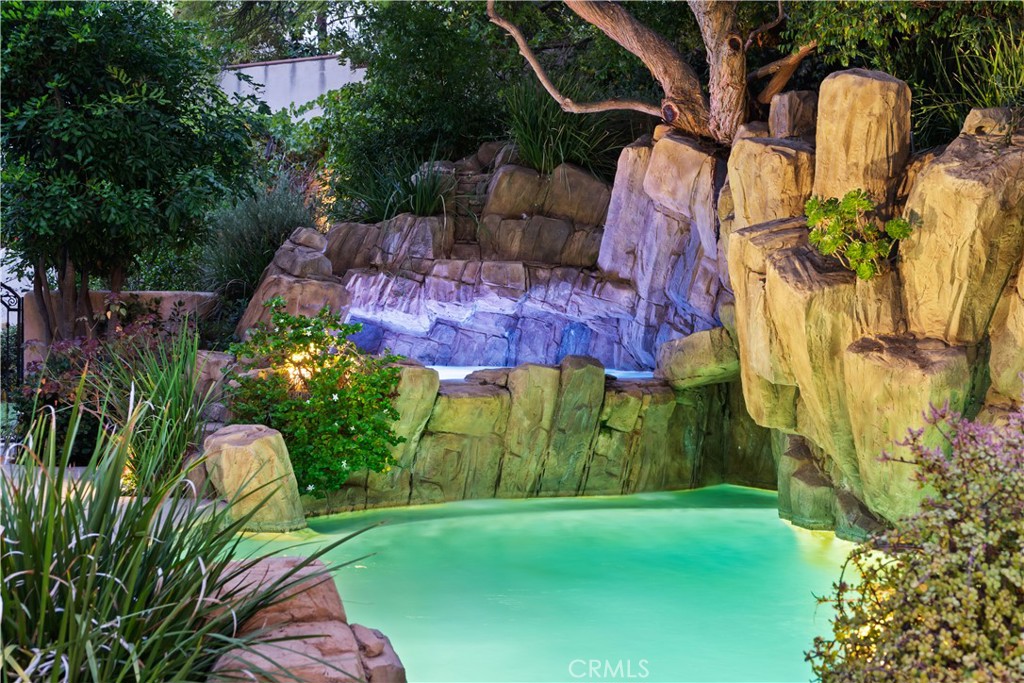 26012 Horseshoe Circle