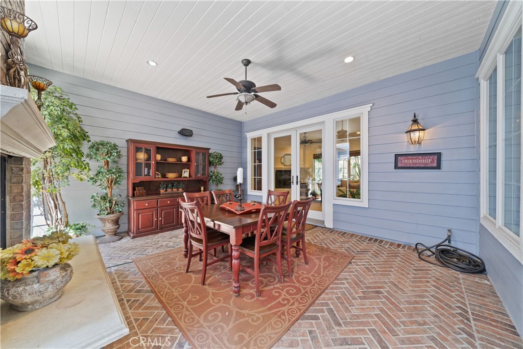 26012 Horseshoe Circle