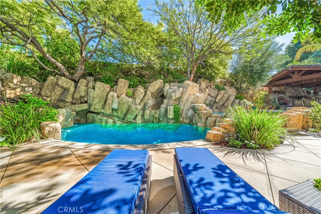 26012 Horseshoe Circle