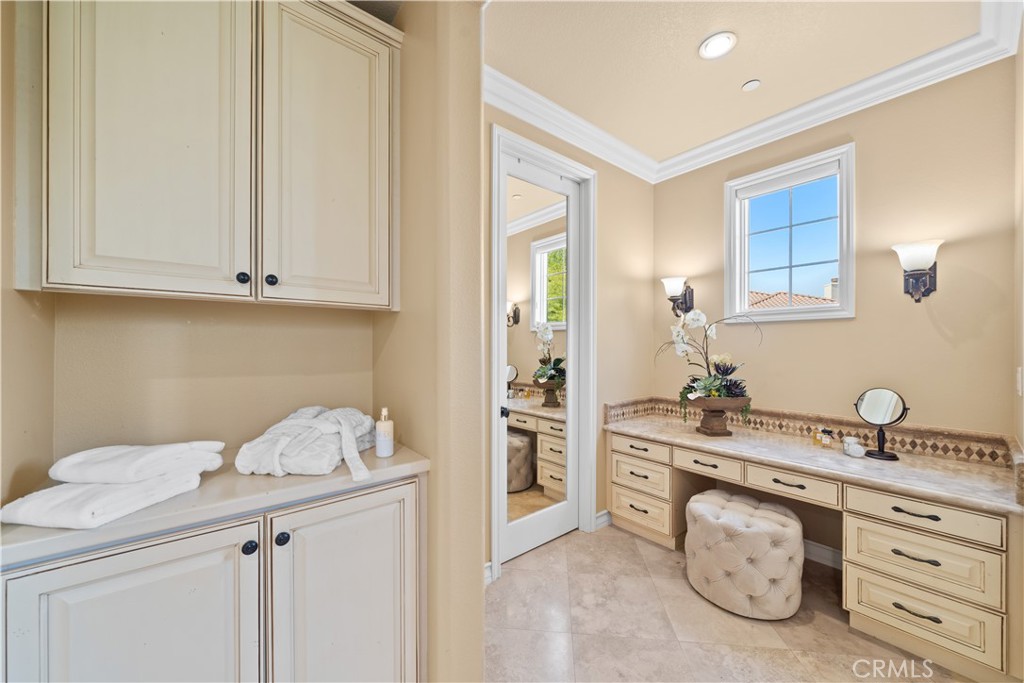 26012 Horseshoe Circle