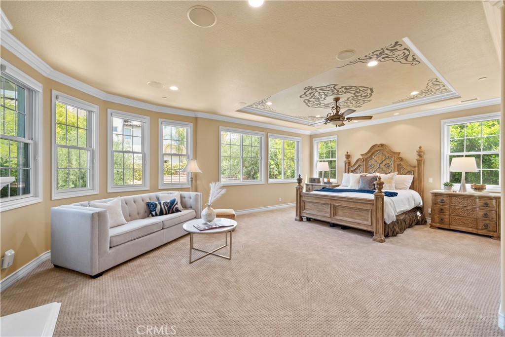 26012 Horseshoe Circle