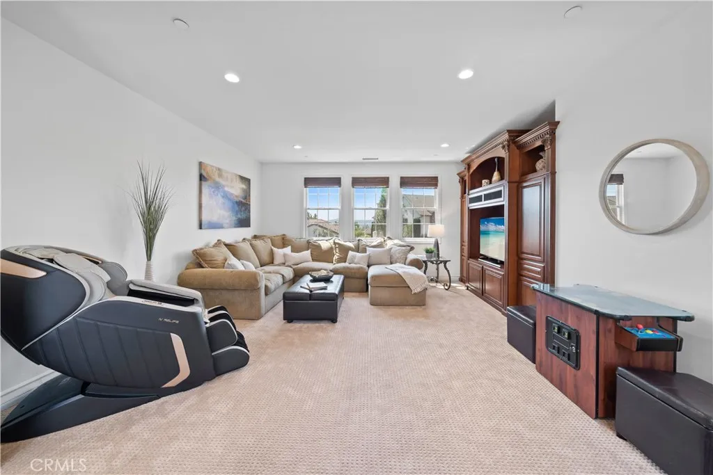 26012 Horseshoe Circle