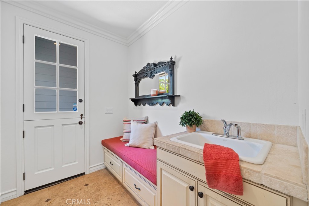 26012 Horseshoe Circle