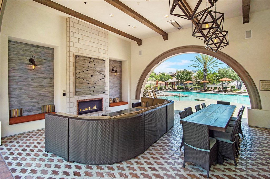 806 Sunrise Road