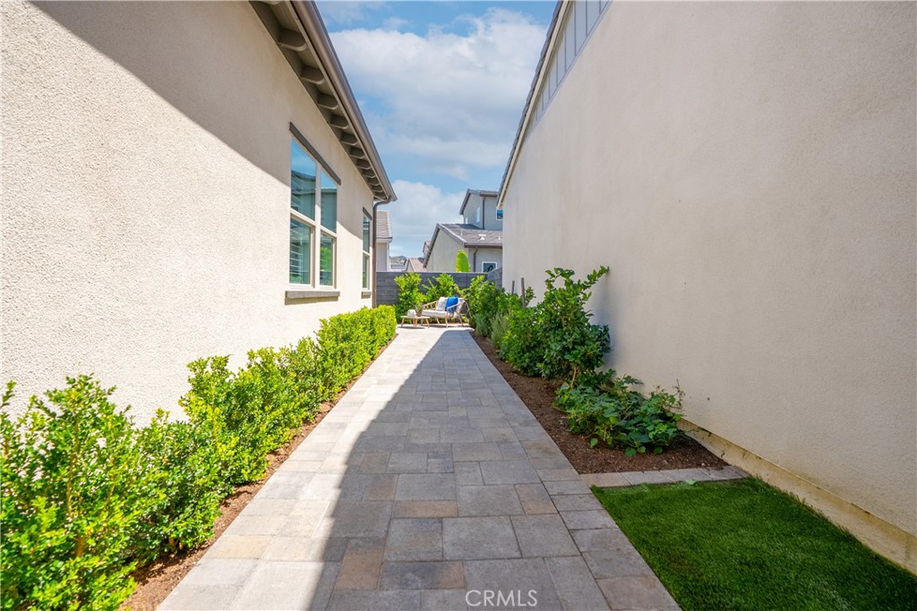 806 Sunrise Road