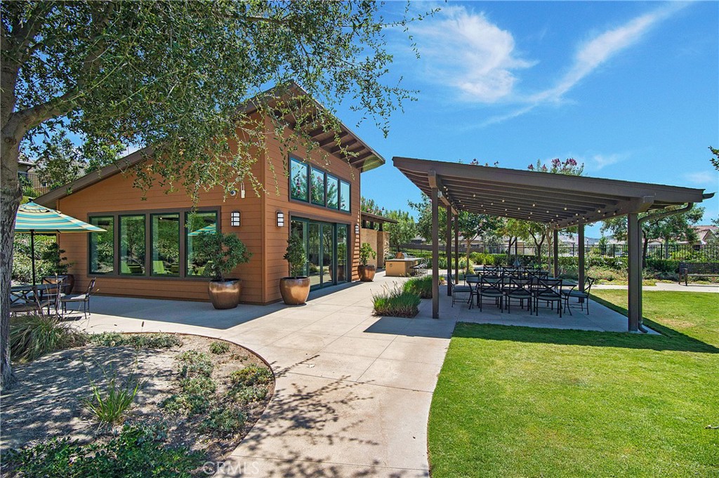 806 Sunrise Road
