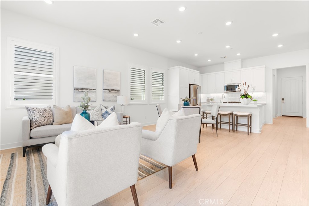 806 Sunrise Road