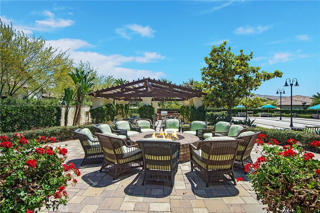 806 Sunrise Road