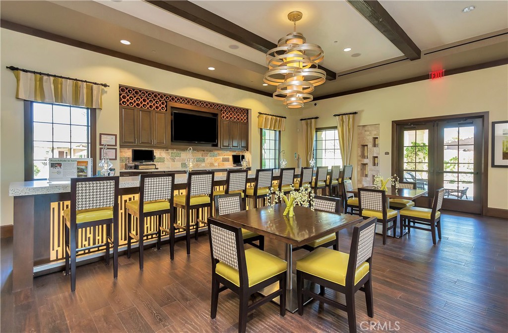 806 Sunrise Road