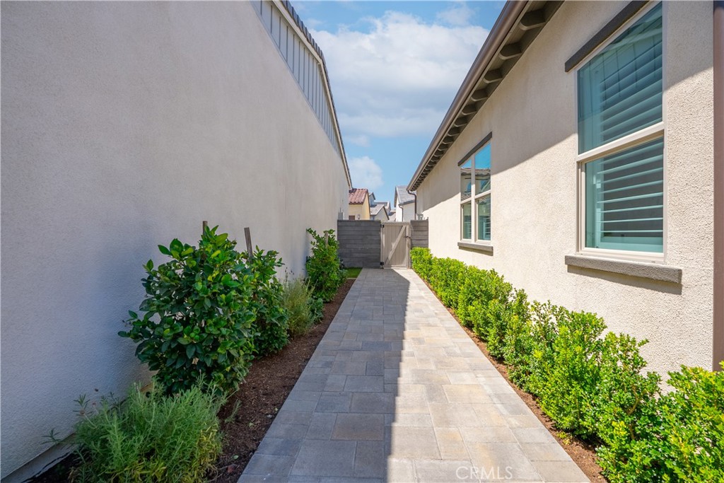 806 Sunrise Road