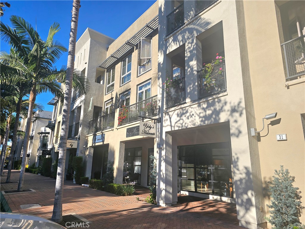 35 Vantis Drive
