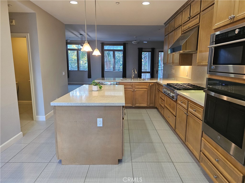 35 Vantis Drive