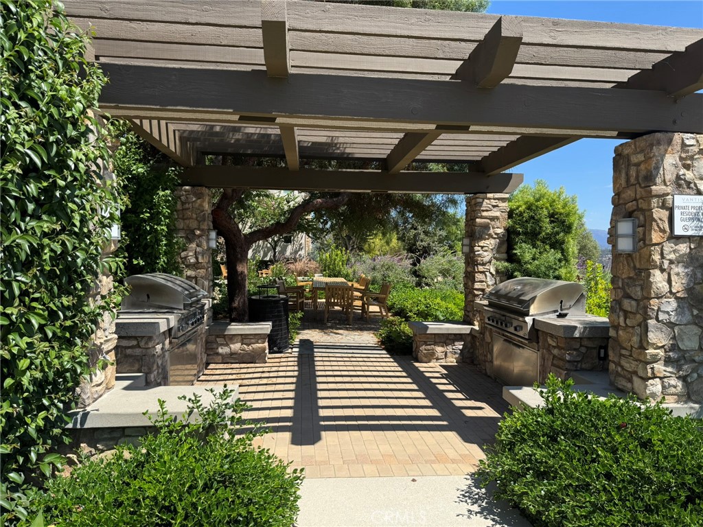 35 Vantis Drive