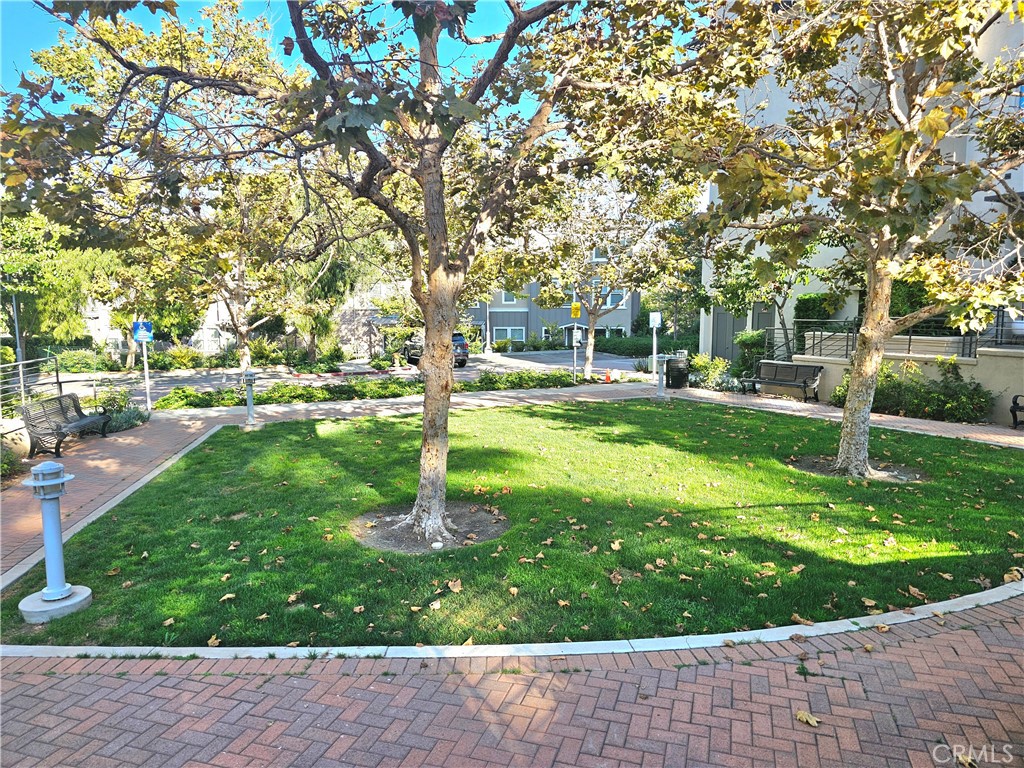 35 Vantis Drive