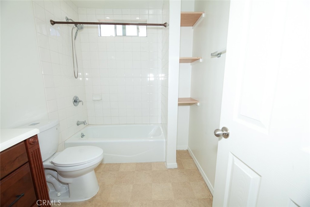 2429 W 73rd Street