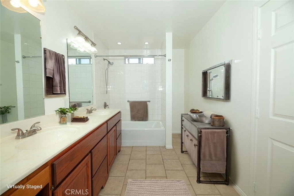 2429 W 73rd Street