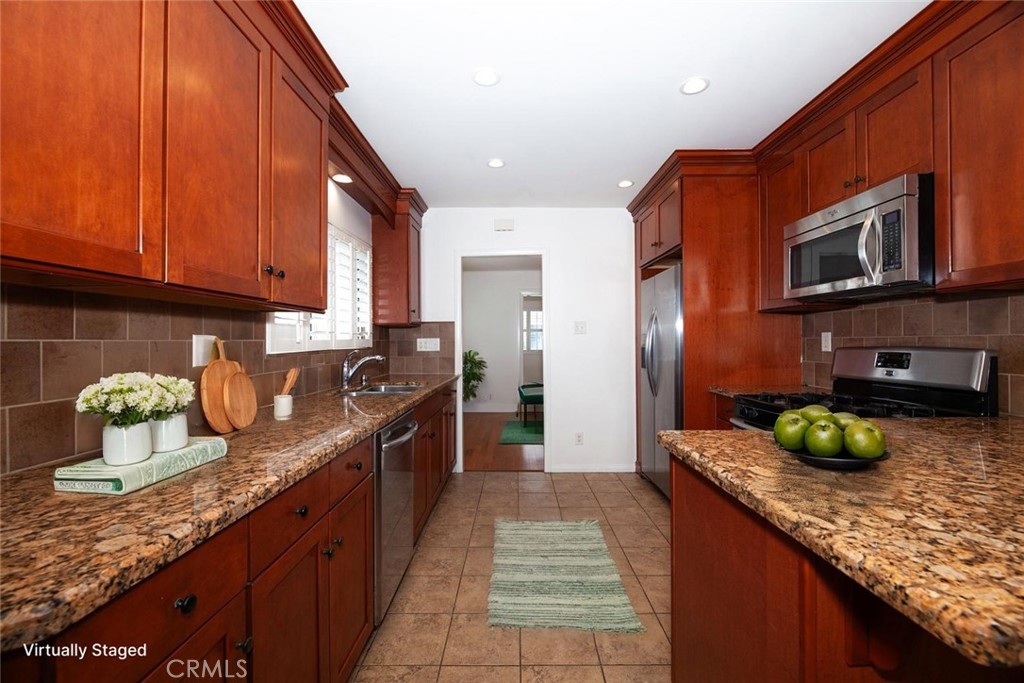 2429 W 73rd Street