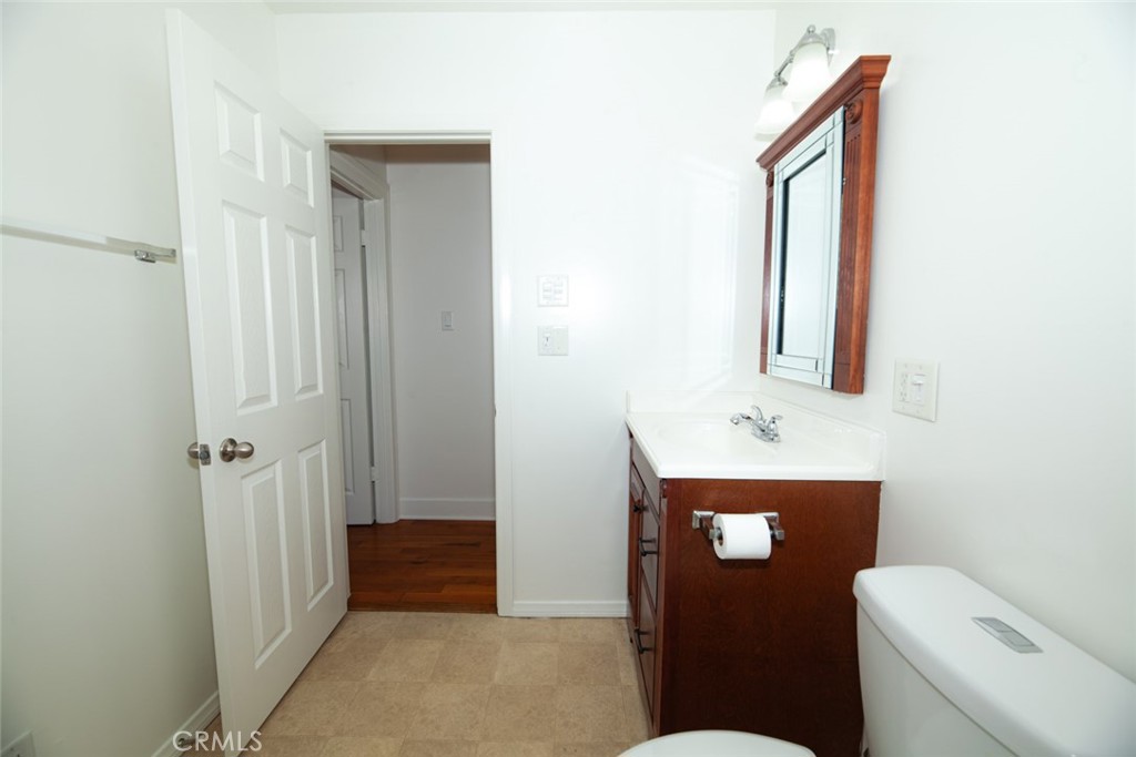 2429 W 73rd Street