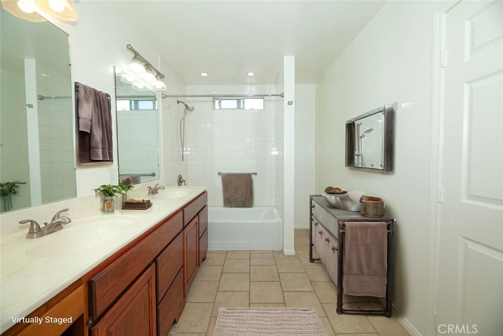 2429 W 73rd Street