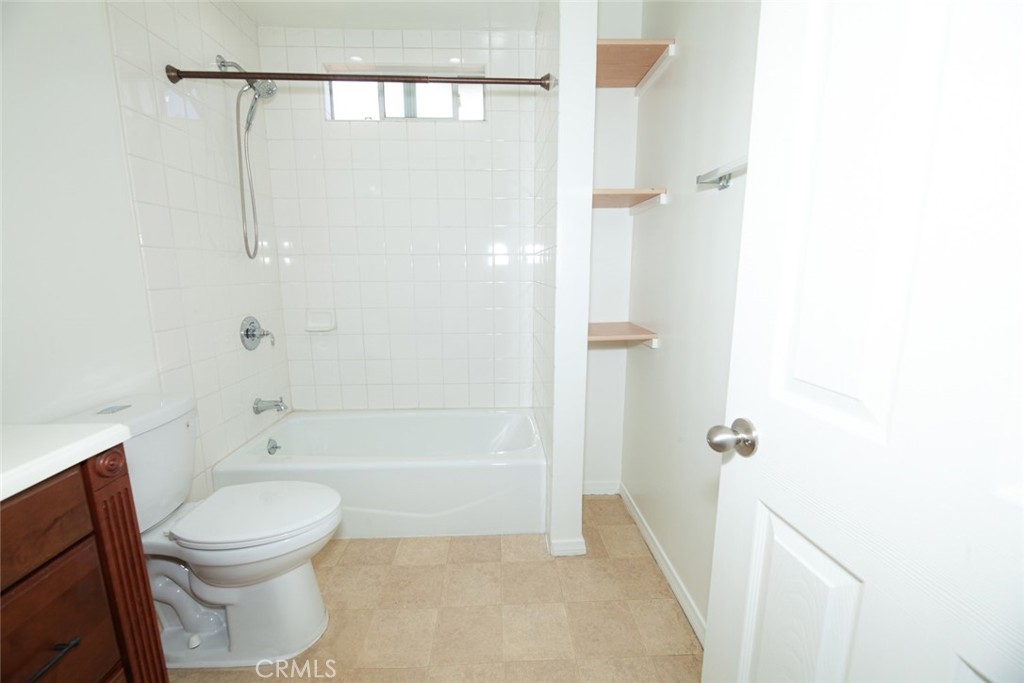 2429 W 73rd Street