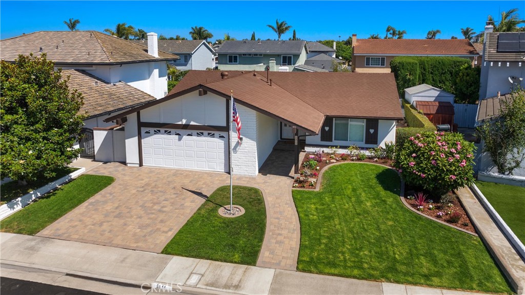 6811 Jardines Drive