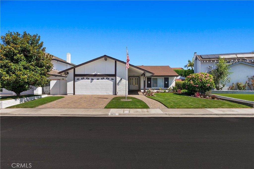 6811 Jardines Drive