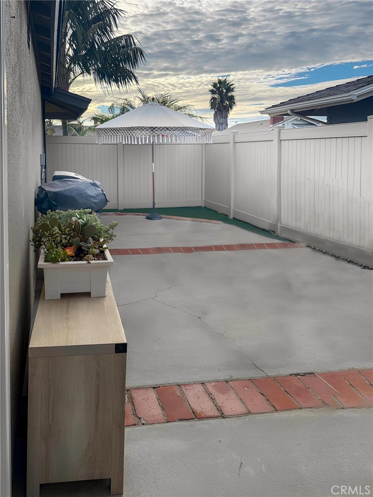 17452 Mayor Lane
