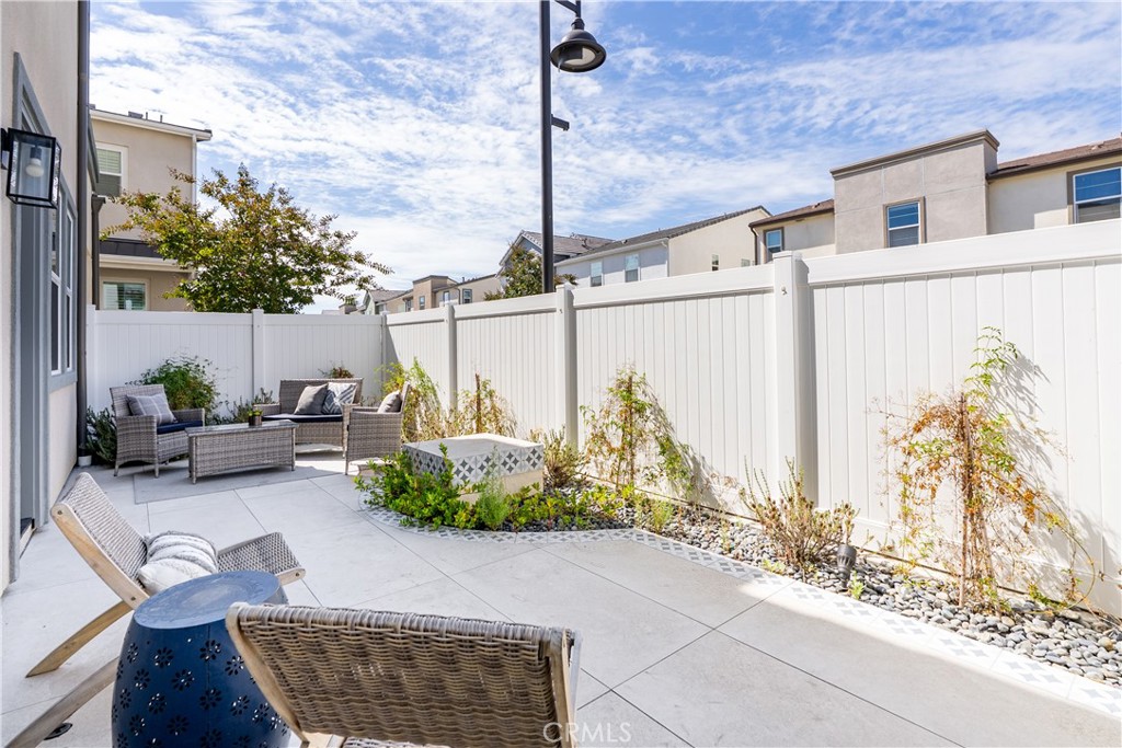 1142 Brush Creek