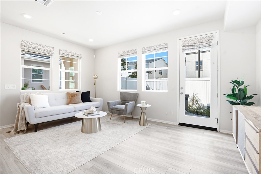 1142 Brush Creek
