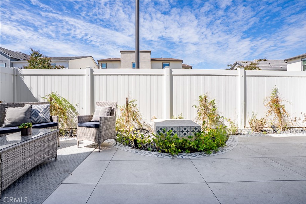 1142 Brush Creek