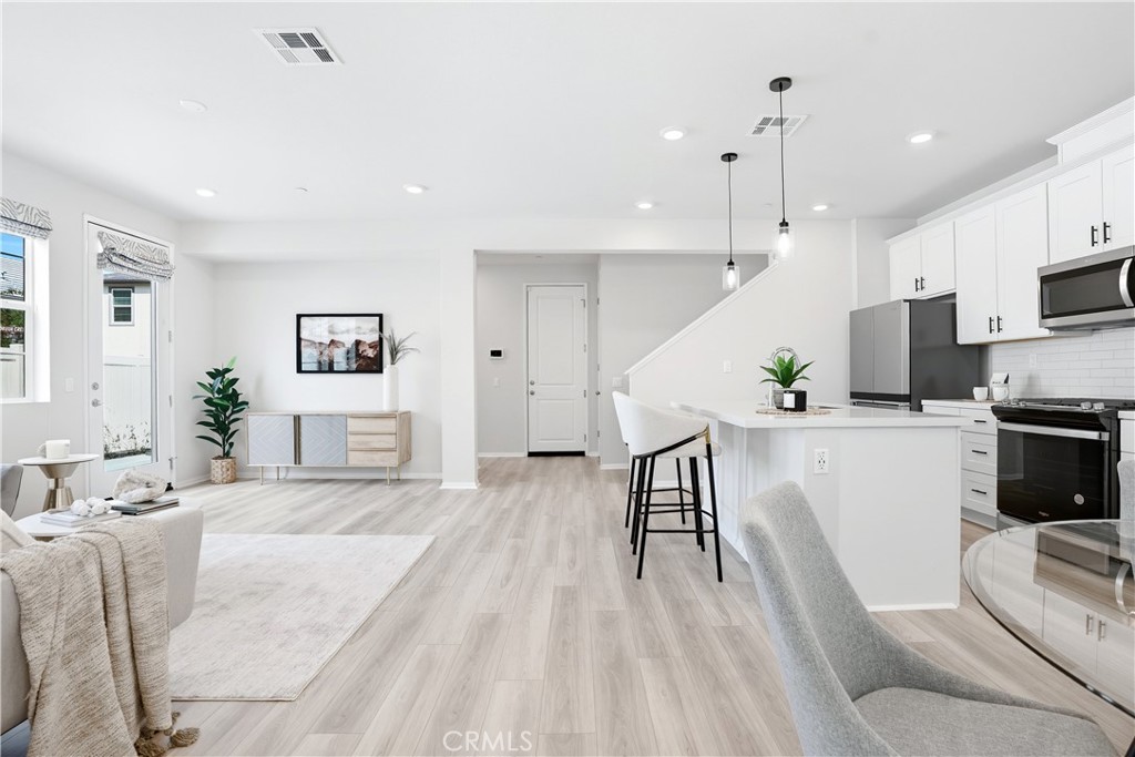 1142 Brush Creek