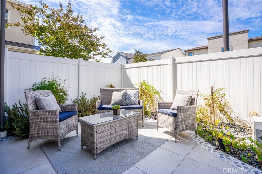 1142 Brush Creek