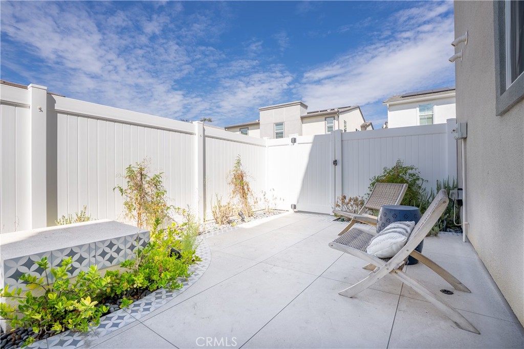 1142 Brush Creek