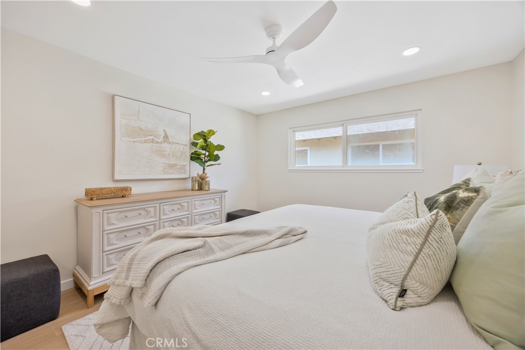 336 E Briardale Avenue 3