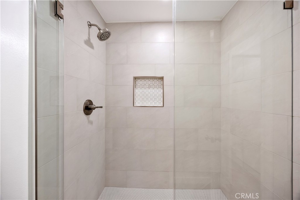 336 E Briardale Avenue 3