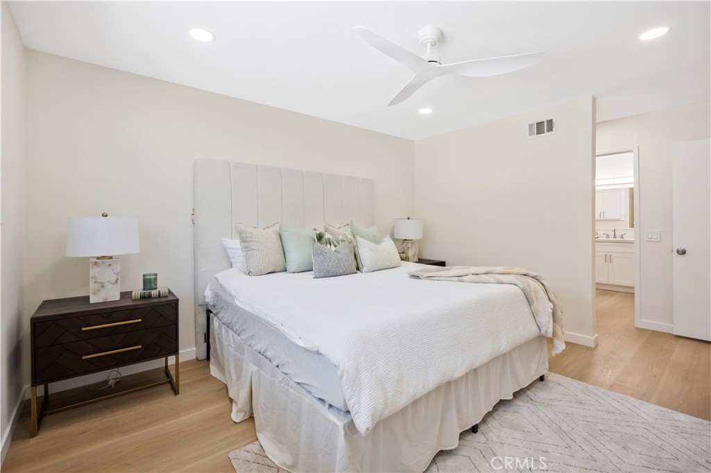 336 E Briardale Avenue 3