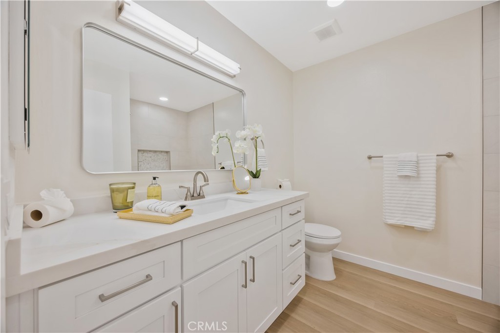 336 E Briardale Avenue 3